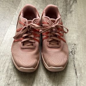 Women’s Ryka size 8 athletic shoes worn twice